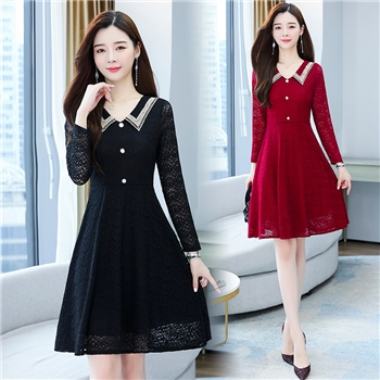 蕾丝钩花连衣裙