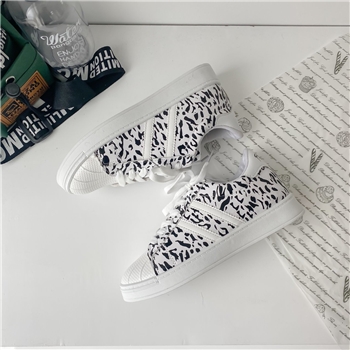 时尚女款运动鞋