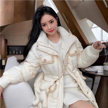 新款小熊包包短款时尚潮流前线品质羽绒